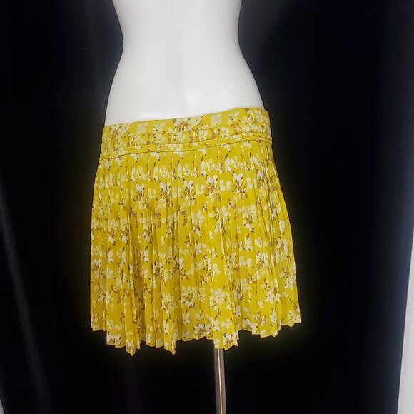 American Eagle Outfitters Floral Yellow Pleated mini-Skirt Size 8 Fully Lined - Picture 4 of 10